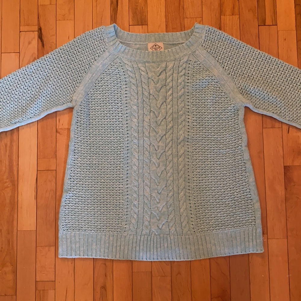 Two large sweaters - Picture 4 of 7